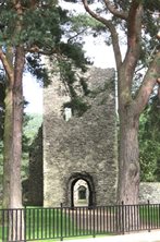 peebles - The Cross Kirk (ruin c. 1260)