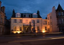 peebles - The Tontine Hotel