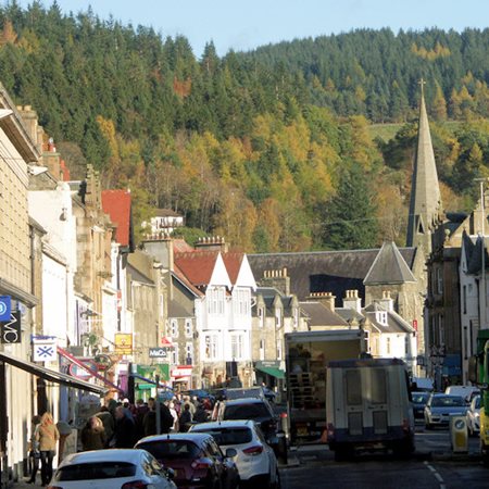 View High Street Shopping in Peebles